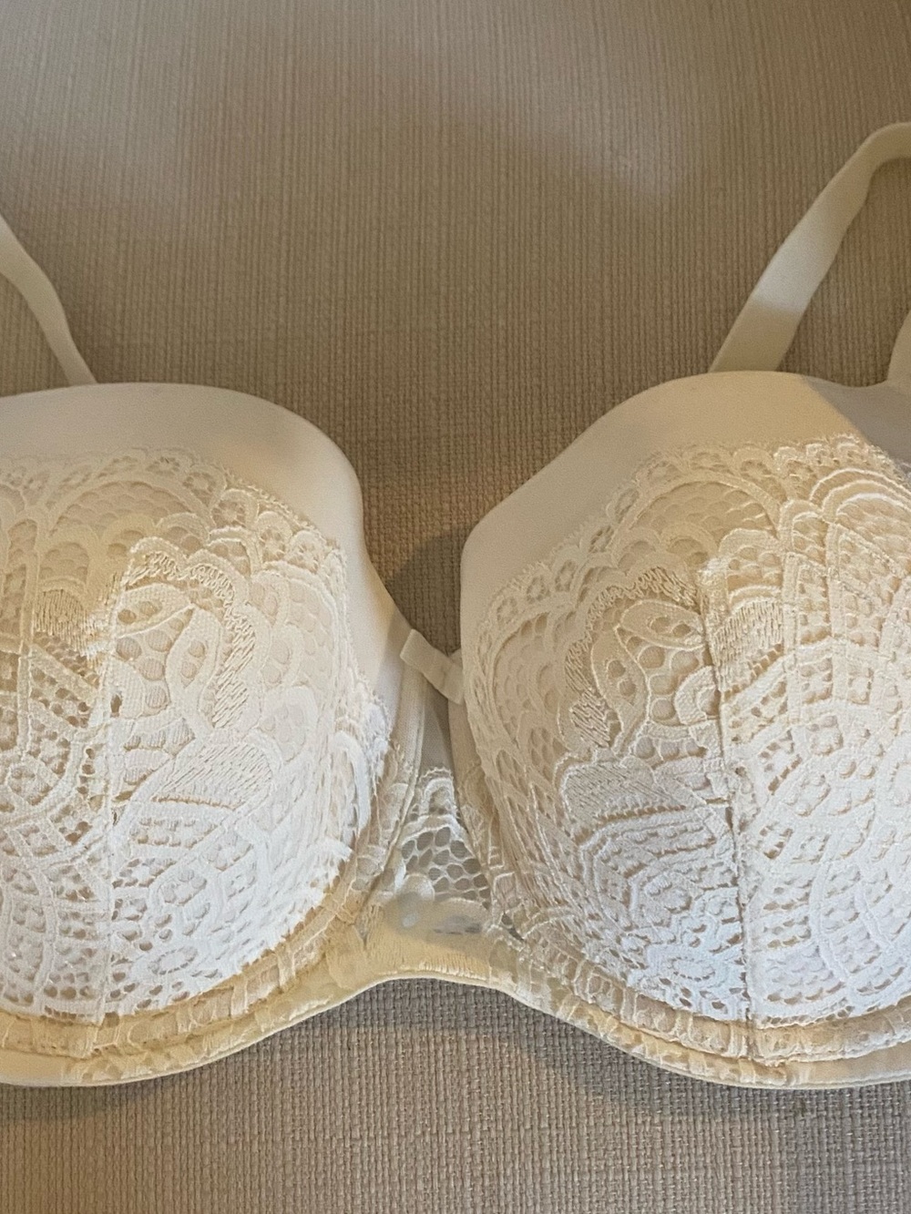 Auden Lace Underwire Balconette Bra in Ivory